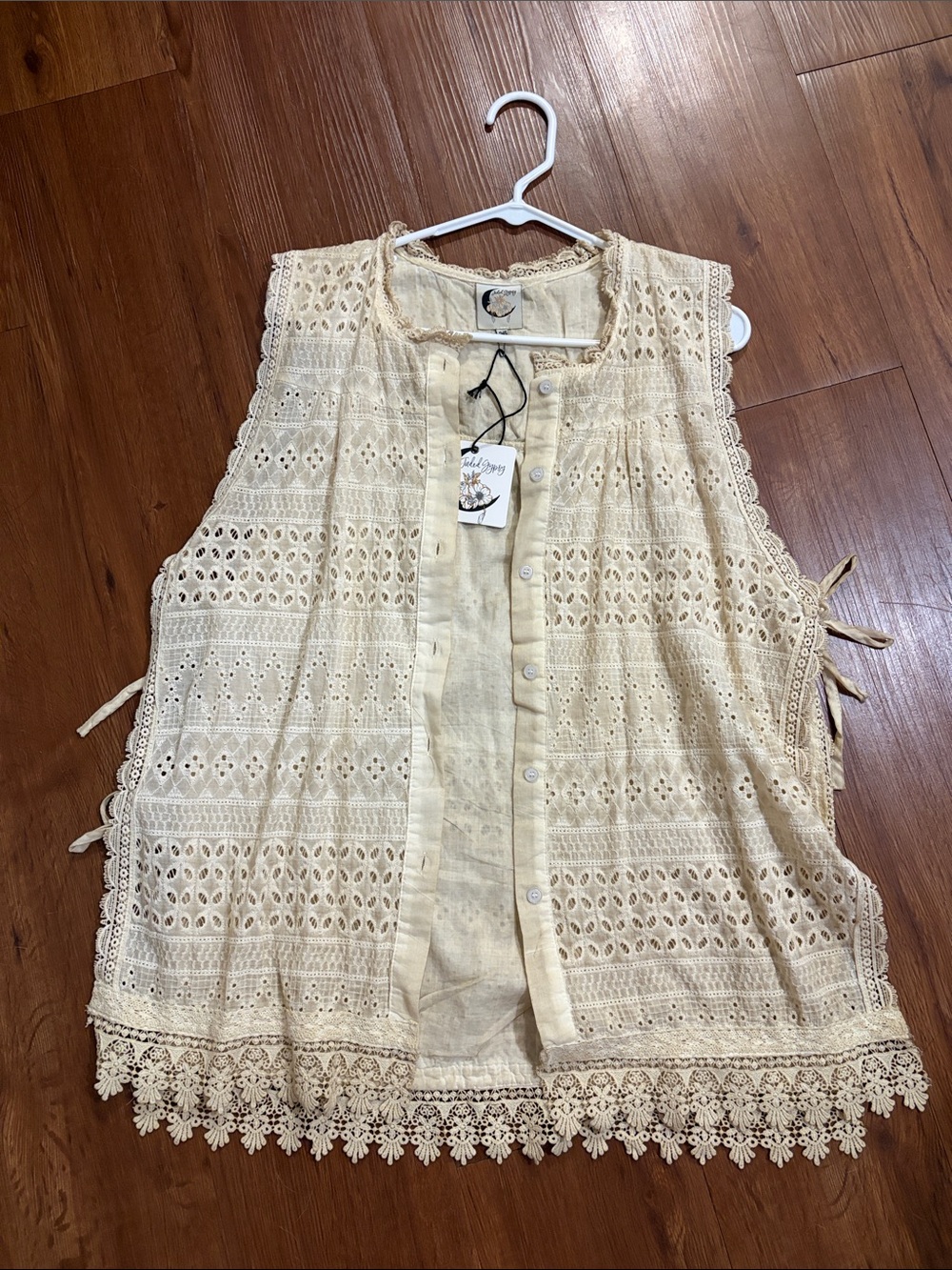 Boho Eyelet Lace Sleeveless Top - Cream